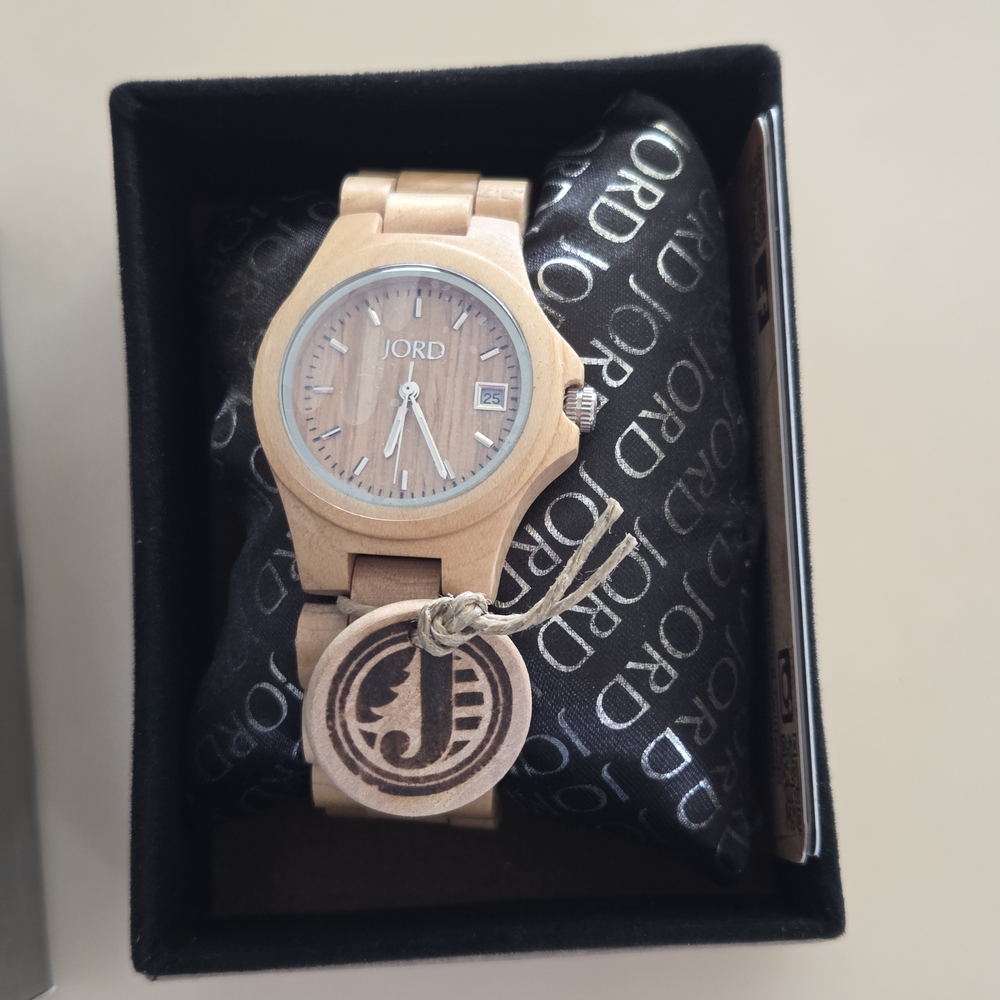 JORD Wooden Watch with Date Display